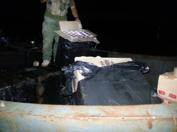 DNA incautó dos embarcaciones y 270 cajas de cigarrillos en operativo anticontrabando